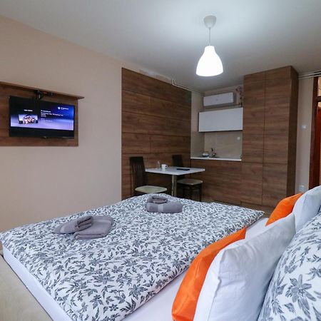 Studio Apartments Maksimovic Nisz Zewnętrze zdjęcie